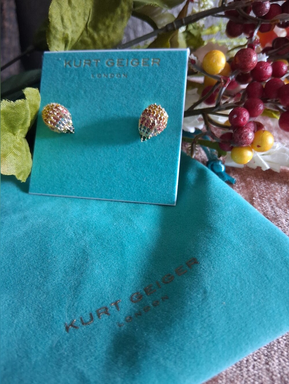 Kurt Geiger Iconic Eagle Head Earrings - Picture 2 of 5